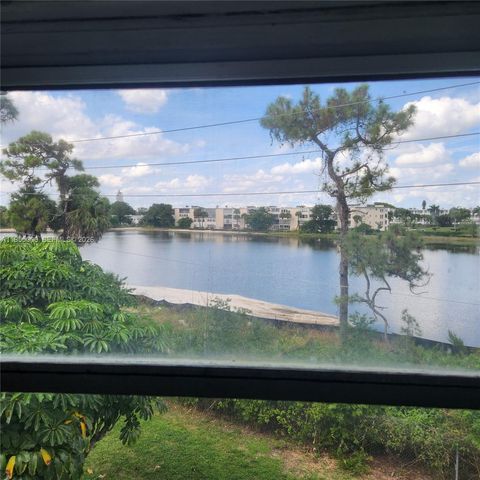 339 Southampton B 339, West Palm Beach, FL 33417