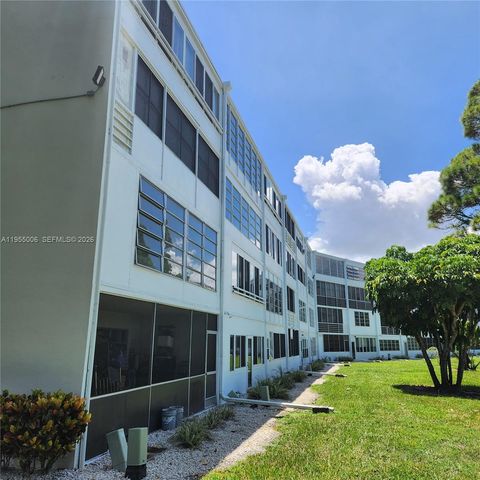 339 Southampton B 339, West Palm Beach, FL 33417