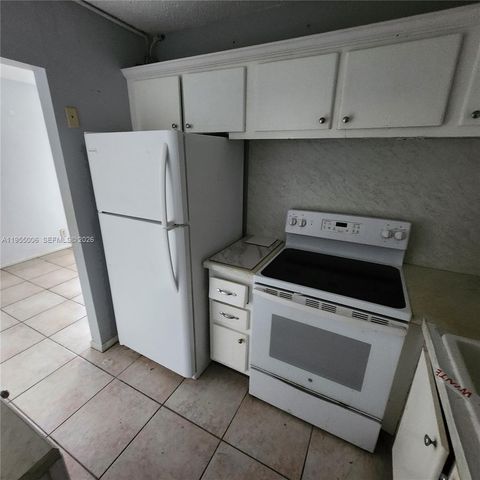 339 Southampton B 339, West Palm Beach, FL 33417