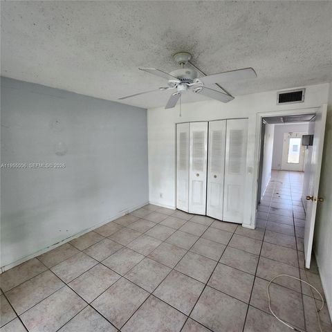 339 Southampton B 339, West Palm Beach, FL 33417