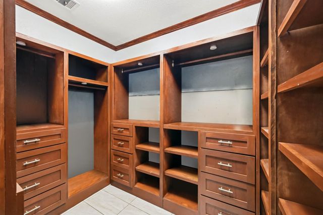 1664 Road 5601, Cleveland, TX 77327