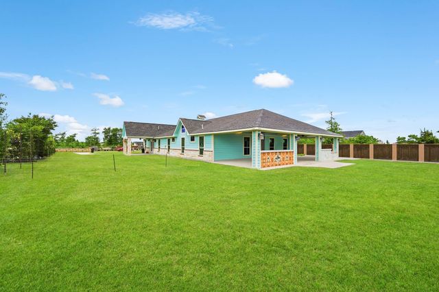 1664 Road 5601, Cleveland, TX 77327