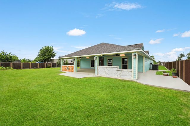 1664 Road 5601, Cleveland, TX 77327