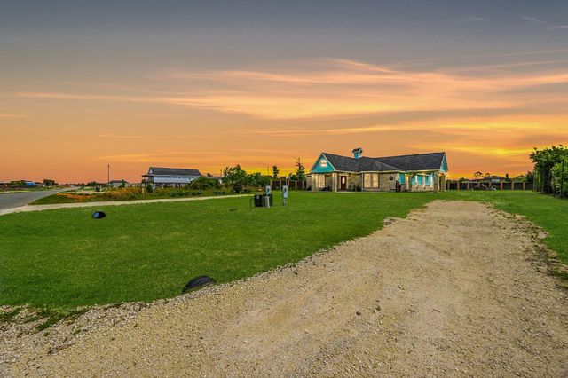 1664 Road 5601, Cleveland, TX 77327