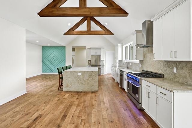 7342 Brookhaven Drive, Crown Point, IN 46307