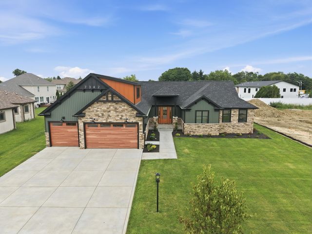 7342 Brookhaven Drive, Crown Point, IN 46307