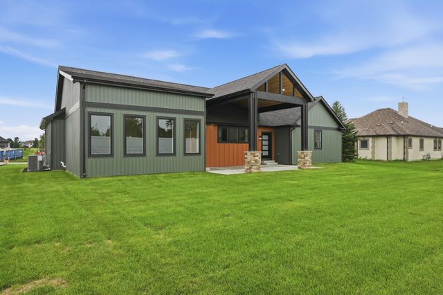 7342 Brookhaven Drive, Crown Point, IN 46307