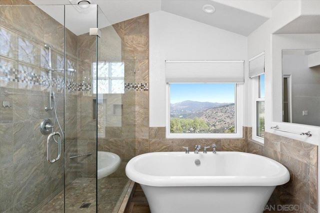 2292 Rock Crest Gln, Escondido, CA 92026