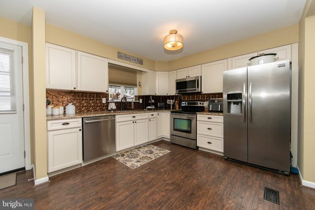 413 VIRGINIA DR, Browns Mills, NJ 08015