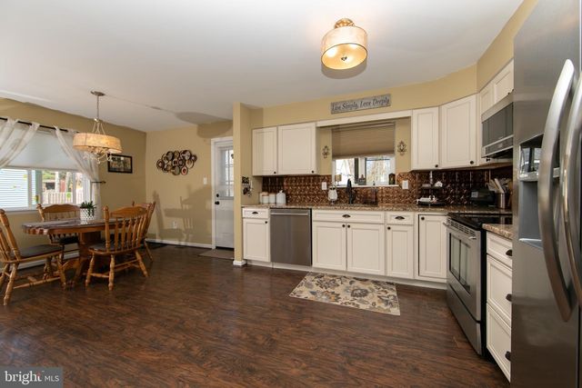 413 VIRGINIA DR, Browns Mills, NJ 08015