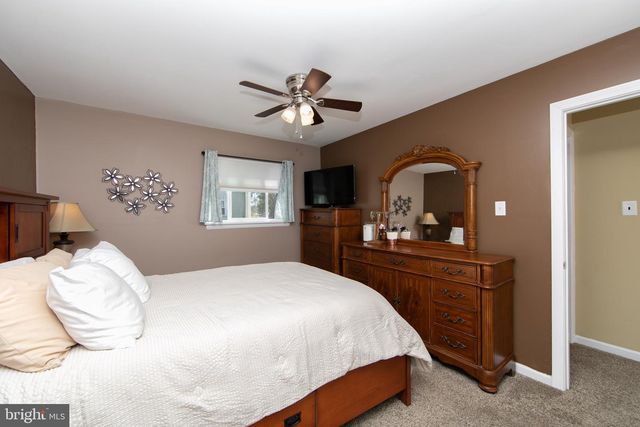 413 VIRGINIA DR, Browns Mills, NJ 08015