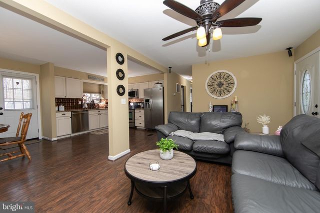413 VIRGINIA DR, Browns Mills, NJ 08015