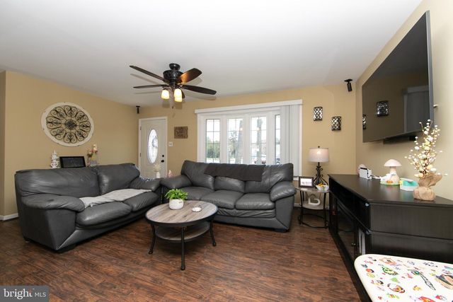 413 VIRGINIA DR, Browns Mills, NJ 08015