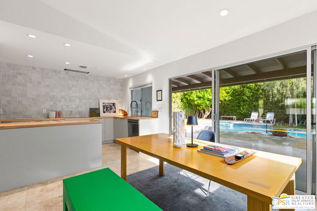 530 N Calle Rolph, Palm Springs, CA 92262