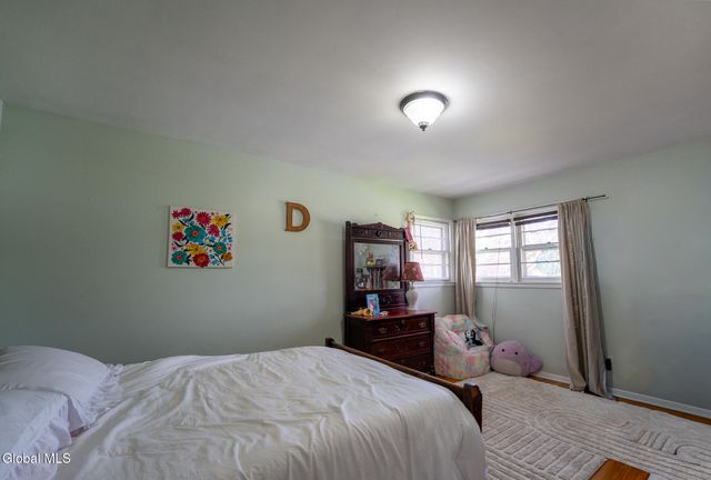86 Harris Avenue, Albany, NY 12208