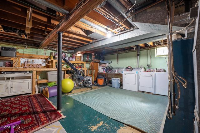 86 Harris Avenue, Albany, NY 12208
