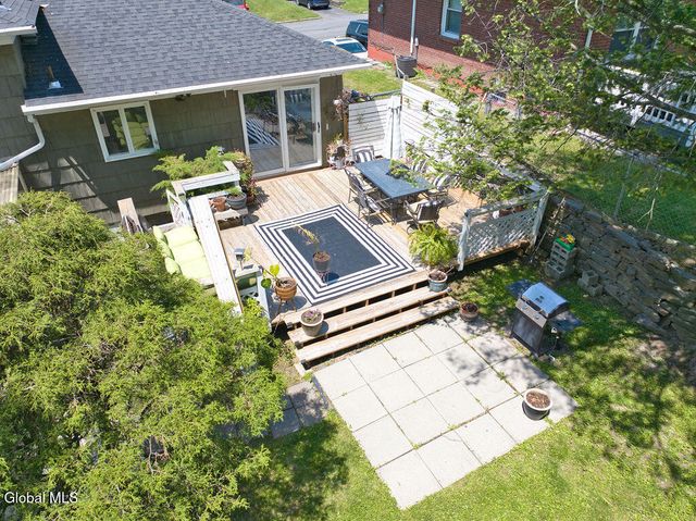 86 Harris Avenue, Albany, NY 12208