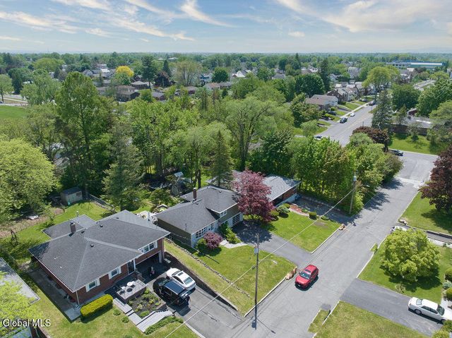 86 Harris Avenue, Albany, NY 12208