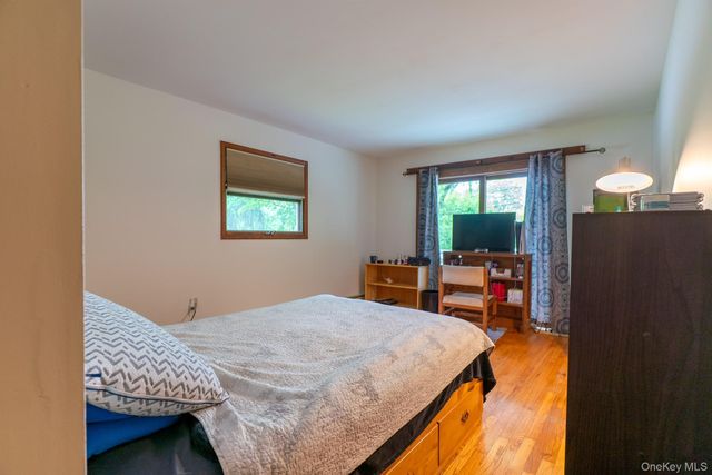 41 Mountain Drive, Pleasant Valley, NY 12569