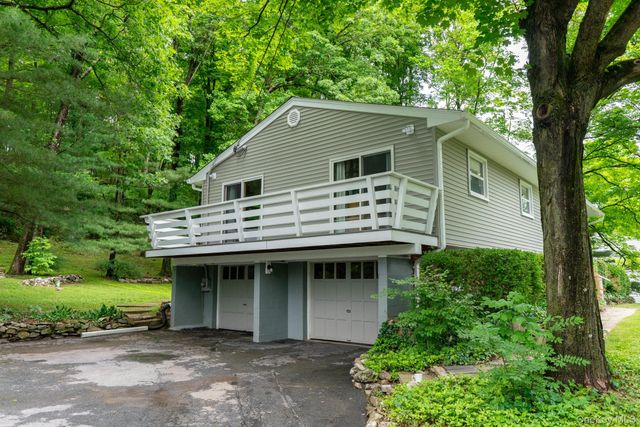 41 Mountain Drive, Pleasant Valley, NY 12569