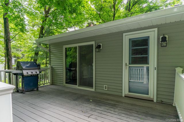 41 Mountain Drive, Pleasant Valley, NY 12569