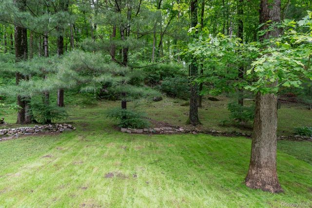 41 Mountain Drive, Pleasant Valley, NY 12569