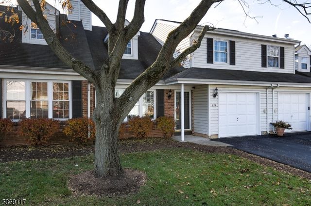 277 Edgeware Ct, Franklin Twp., NJ 08873