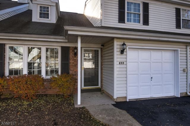 277 Edgeware Ct, Franklin Twp., NJ 08873