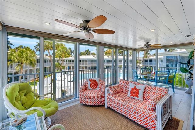 388 Harbour DR 388, Naples, FL 34103