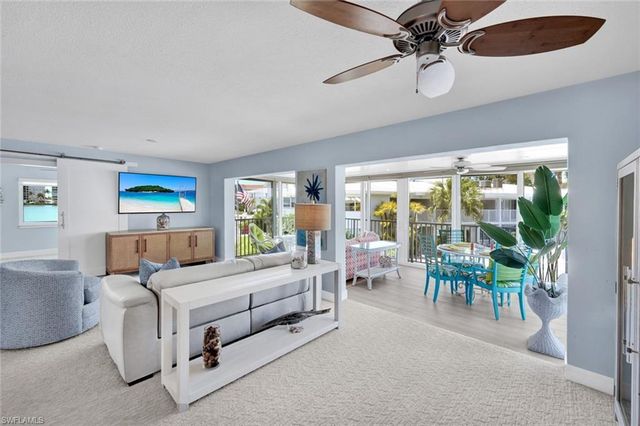 388 Harbour DR 388, Naples, FL 34103