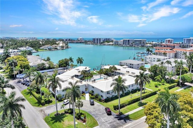 388 Harbour DR 388, Naples, FL 34103