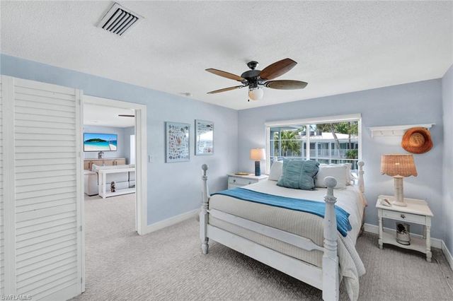 388 Harbour DR 388, Naples, FL 34103