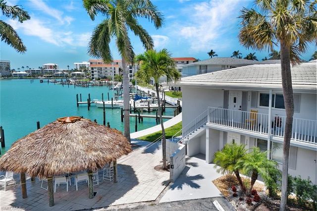 388 Harbour DR 388, Naples, FL 34103