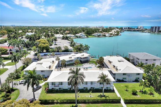 388 Harbour DR 388, Naples, FL 34103