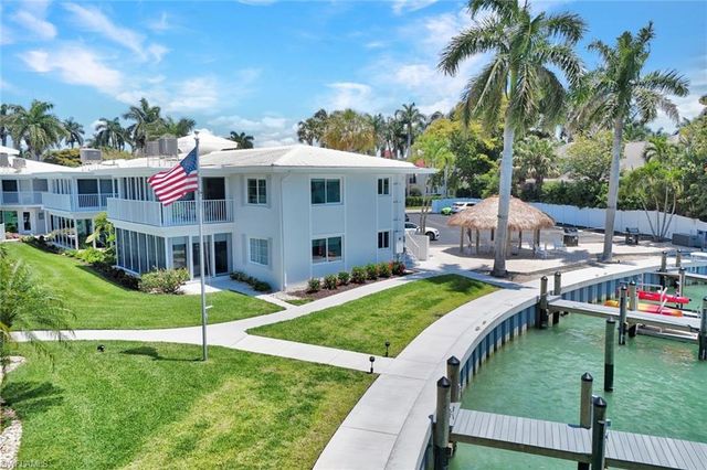 388 Harbour DR 388, Naples, FL 34103