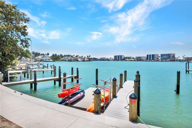 388 Harbour DR 388, Naples, FL 34103