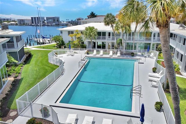 388 Harbour DR 388, Naples, FL 34103