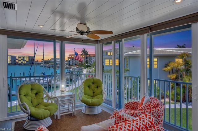 388 Harbour DR 388, Naples, FL 34103