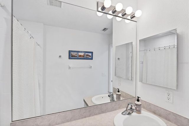 1613 GONDOLA PARK DRIVE 1613, Venice, FL 34292