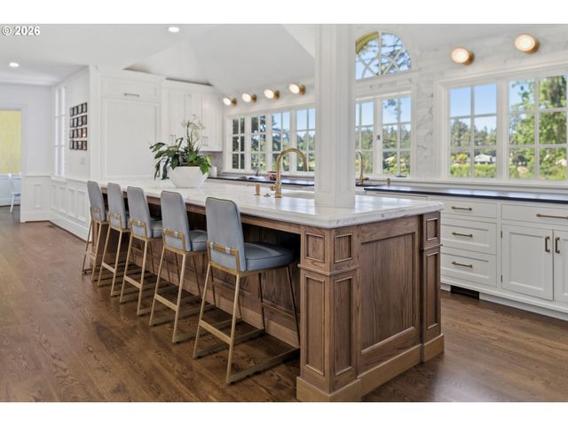 11522 S RIVERWOOD Rd, Portland, OR 97219