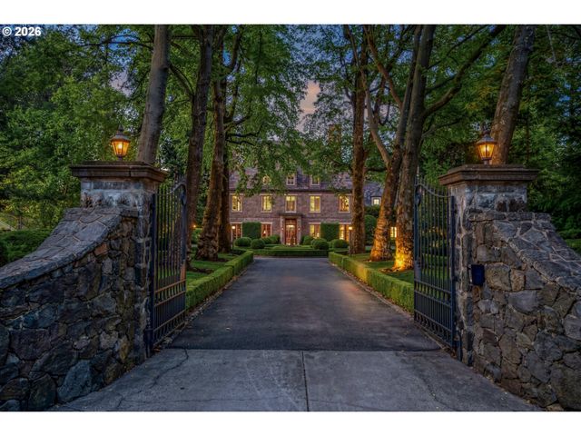 11522 S RIVERWOOD Rd, Portland, OR 97219