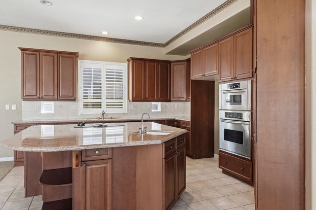 2717 Vestrella Dr, Modesto, CA 95356