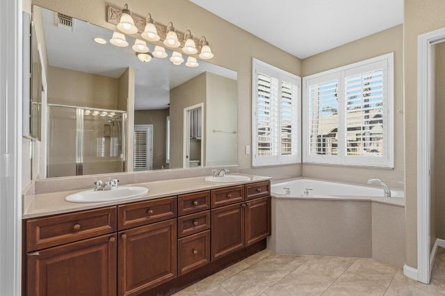 2717 Vestrella Dr, Modesto, CA 95356