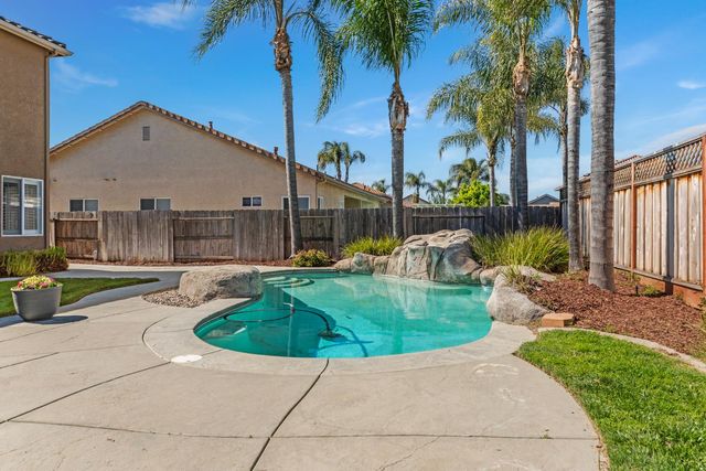 2717 Vestrella Dr, Modesto, CA 95356