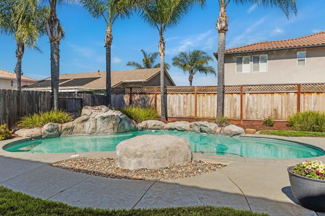 2717 Vestrella Dr, Modesto, CA 95356