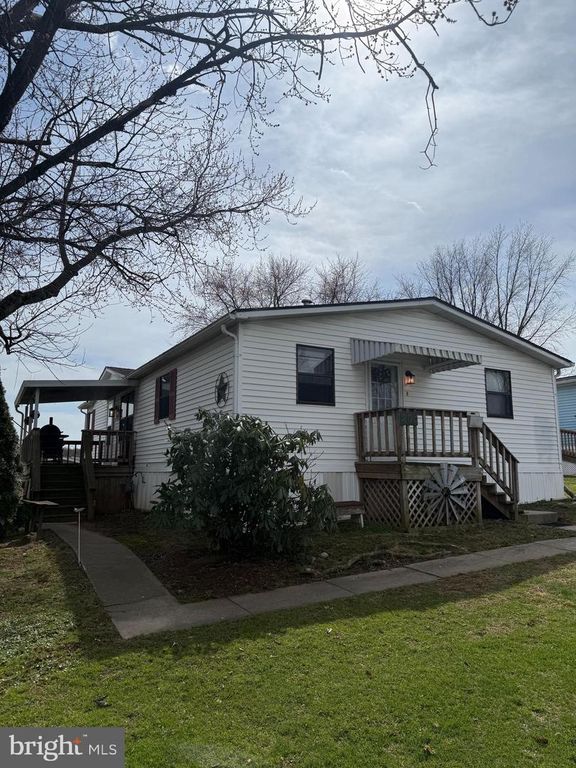 203 GREYFIELD DR, Lancaster, PA 17603