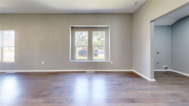 416 E D Main Street, Melcher Dallas, IA 50062