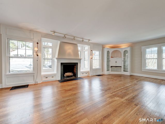 6 Pelton Hill, Chester, CT 06412