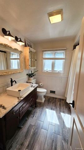 950 Fuller Lane, White Lake, MI 48386