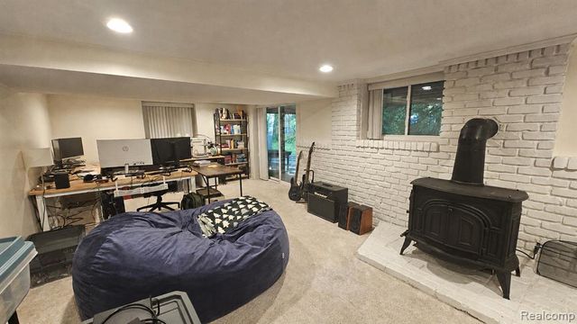 950 Fuller Lane, White Lake, MI 48386